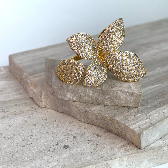 NEW ~ Anthropologie Adina Eden Fancy Flower Petal Gold Ring — Adjustable band - Picture 3 of 16